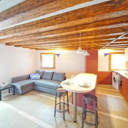 Dolcevita N 523 Apartment *